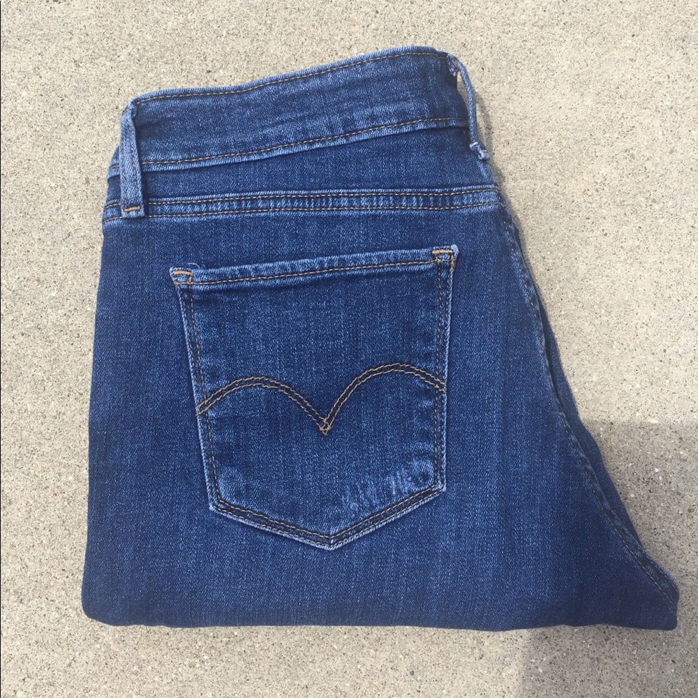 Women’s Levi Jeans 👖